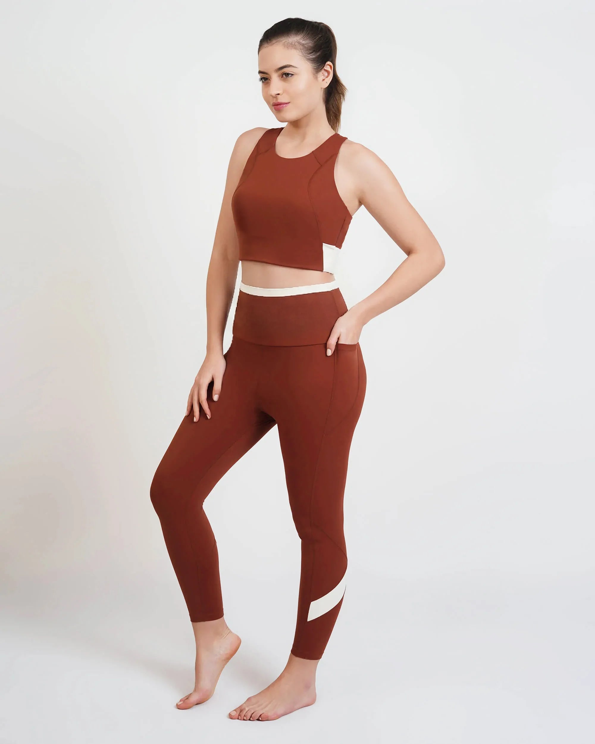 Qurve™ Full Coverage Sports Bra Brown